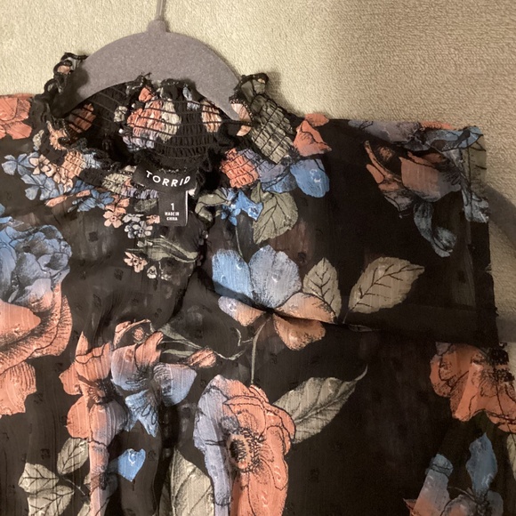 NWOT Torrid black floral clip dot dress with removable slip, size 1 - Picture 3 of 8